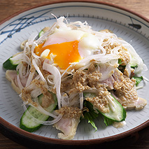 Steamed  chicken salad with sesame 800yen